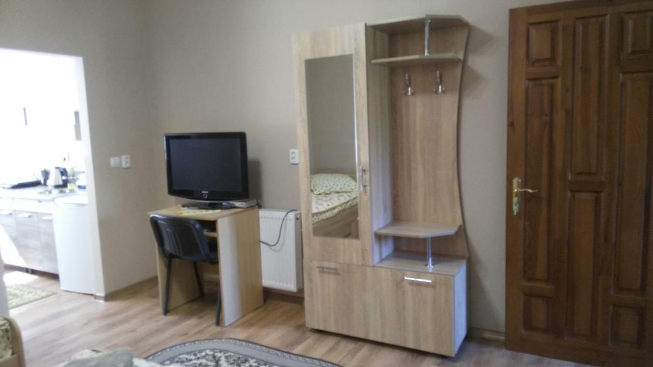 Apartments I & I Berehove  Extérieur photo