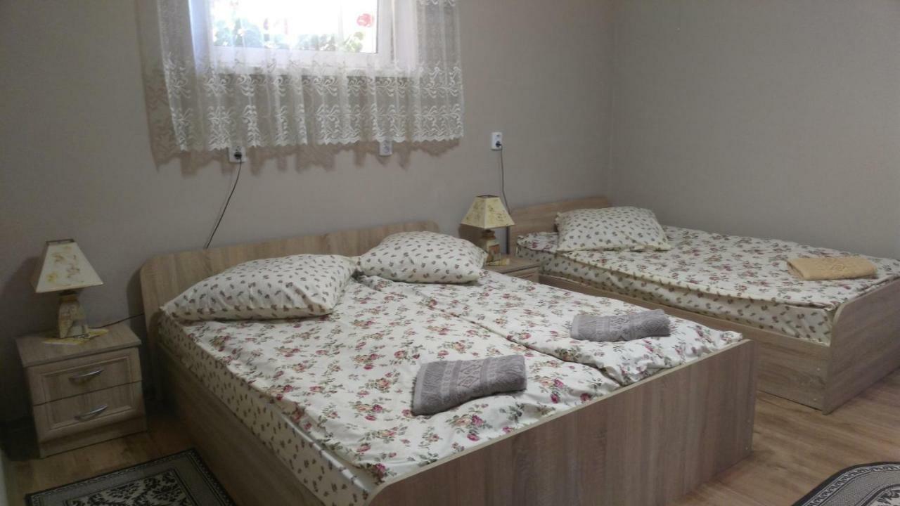 Apartments I & I Berehove  Extérieur photo